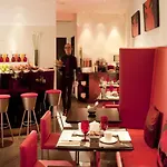 Villathena Paris