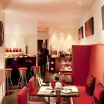 Villathena Paris