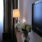 Villathena 3*