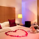 Hotel Villathena Paris