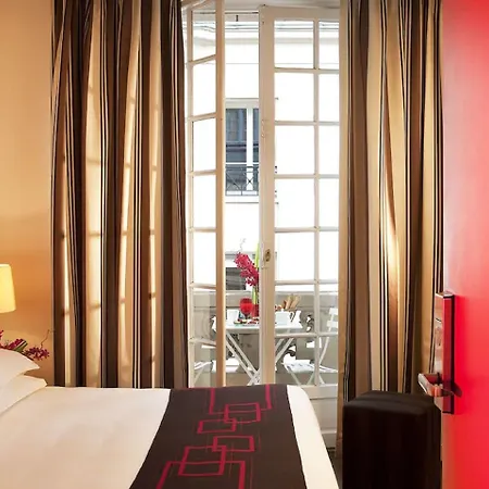 Villathena Parigi