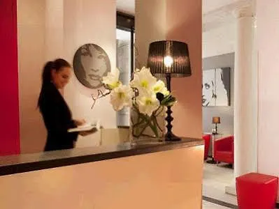 Villathena Parigi